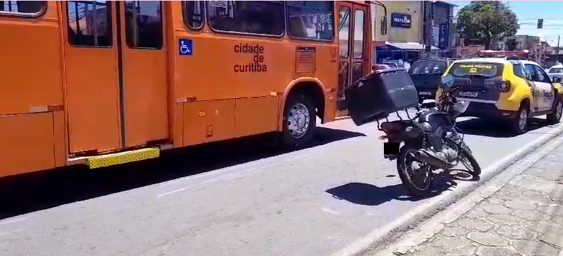 Motociclista atropela pedestre no Sítio Cercado