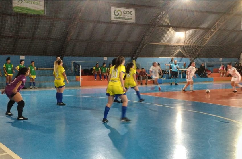  Colombo/CEP estreia com vitória no Paranaense Feminino de Futsal
